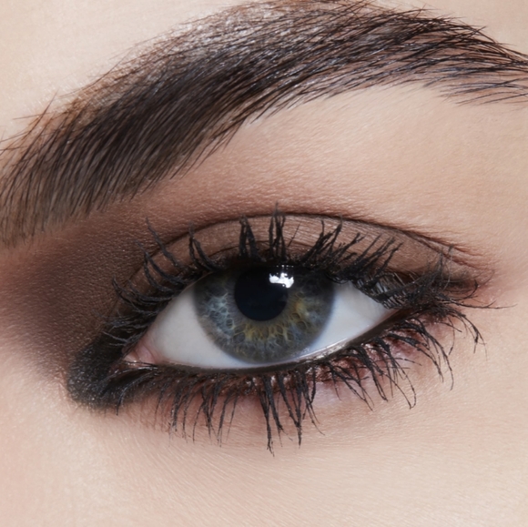 MAC COSMETICS MATTE EYESHADOW IN ESPRESSO. - Picture 8 of 16